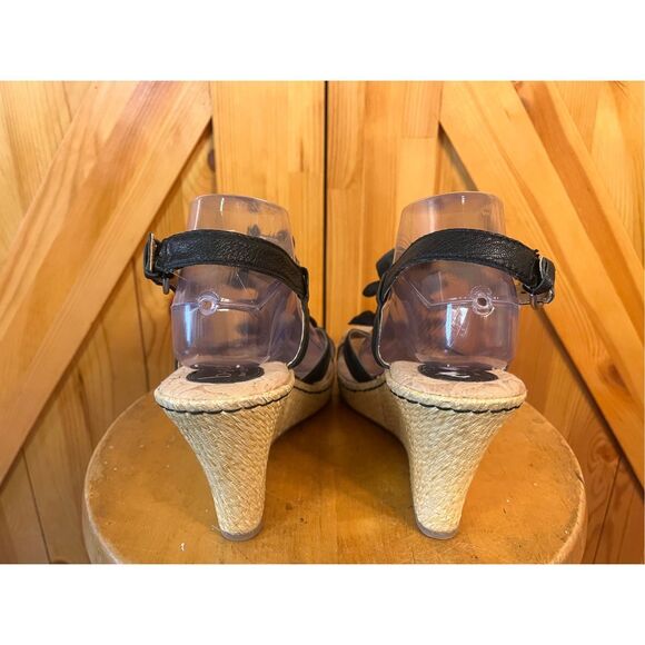 BOC Born Concepts Wedge sandals black leather 3D flowers sz 10 - Picture 4 of 10